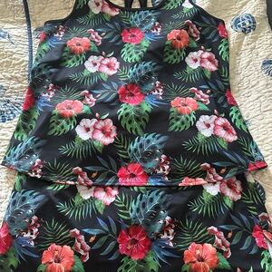 Danskin Tropical Floral Activewear